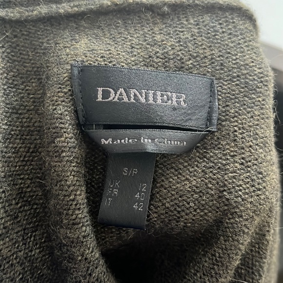 Danier Olive Cozy Cardigan with Leather Sleeves - Picture 6 of 7
